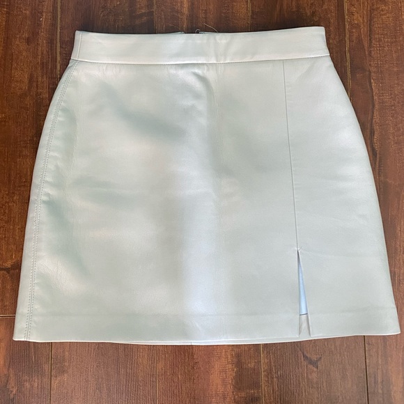 Aritzia Wilfred Patio Mini Skirt - Picture 1 of 4